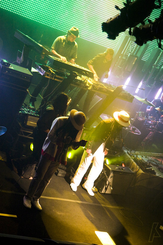 koncert: THIEVERY CORPORATION - Sobota 5. 6. 2010