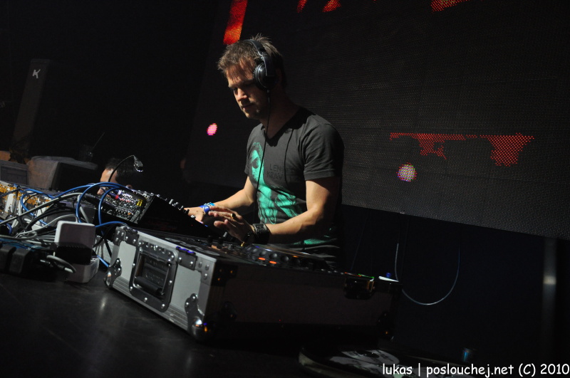 DECADANCE MARINE - Pátek 11. 6. 2010