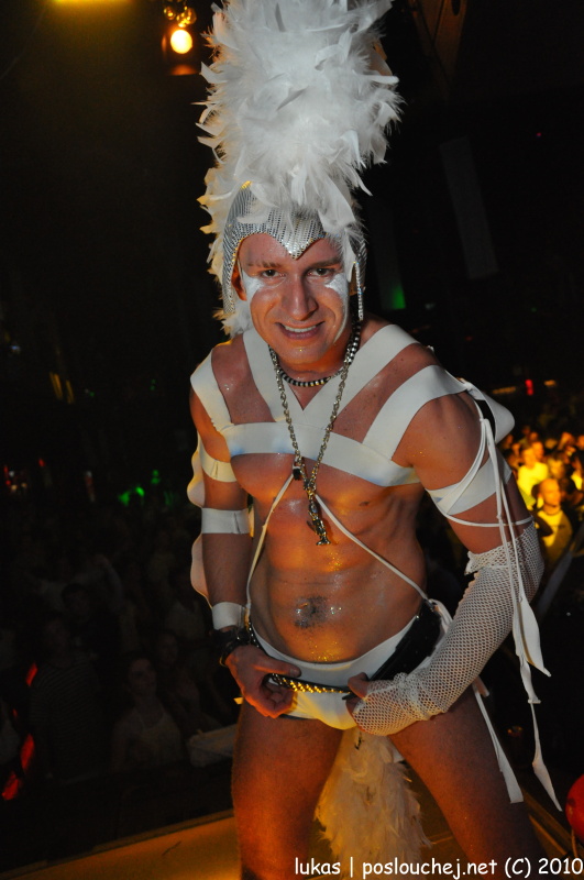 DECADANCE MARINE - Pátek 11. 6. 2010