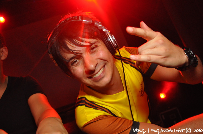 BORA BORA - PIRATES ISLAND  - Pátek 18. 6. 2010