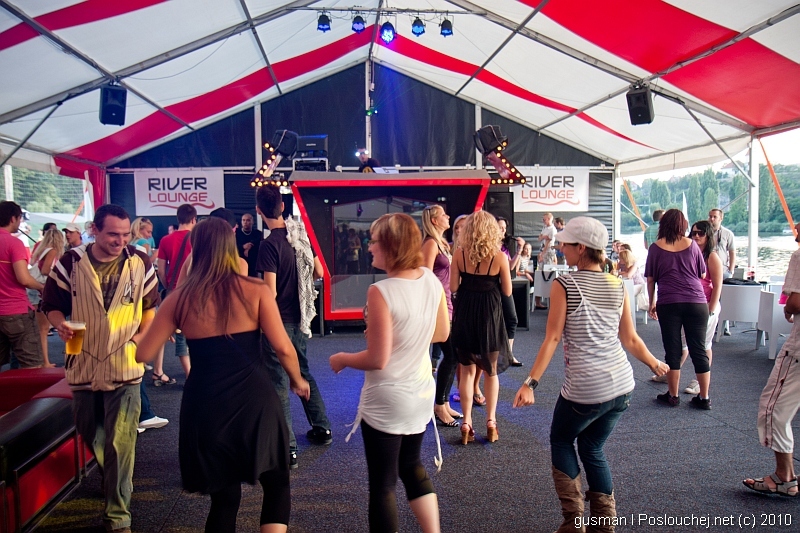 RIVER LOUNGE OPENING PARTY  - Sobota 31. 7. 2010