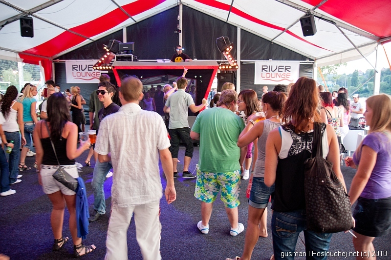 RIVER LOUNGE OPENING PARTY  - Sobota 31. 7. 2010