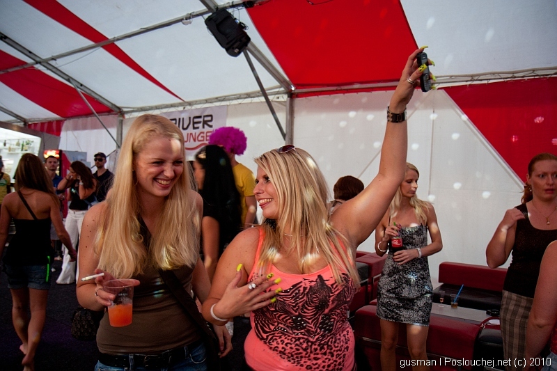 RIVER LOUNGE OPENING PARTY  - Sobota 31. 7. 2010
