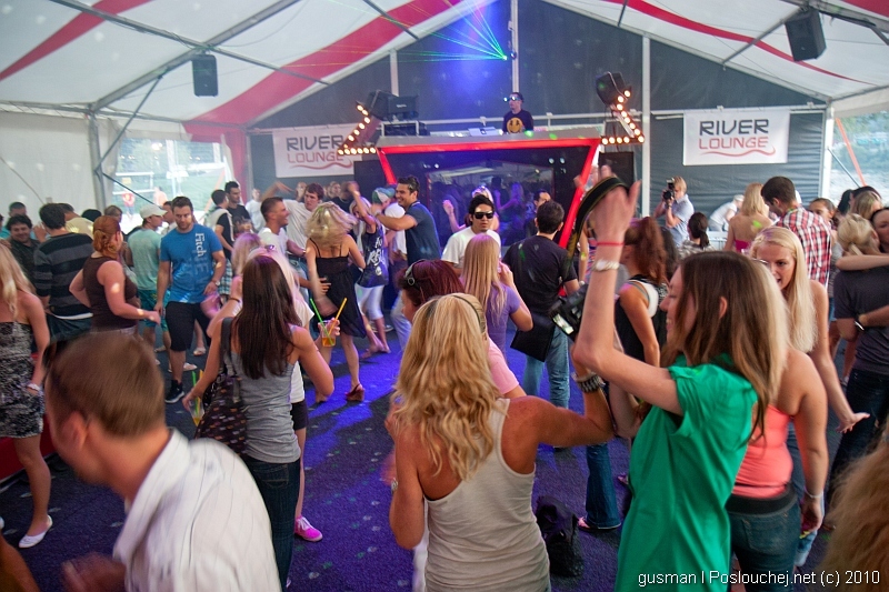 RIVER LOUNGE OPENING PARTY  - Sobota 31. 7. 2010