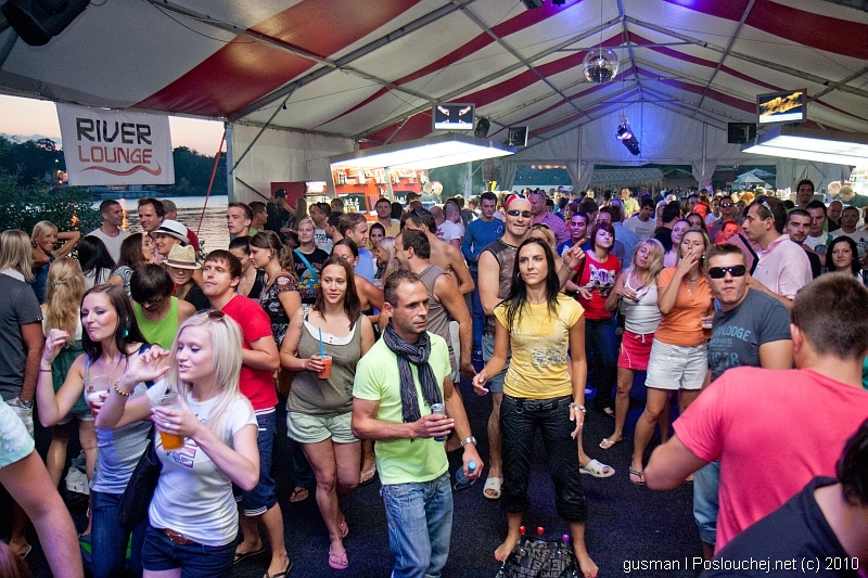 RIVER LOUNGE OPENING PARTY  - Sobota 31. 7. 2010
