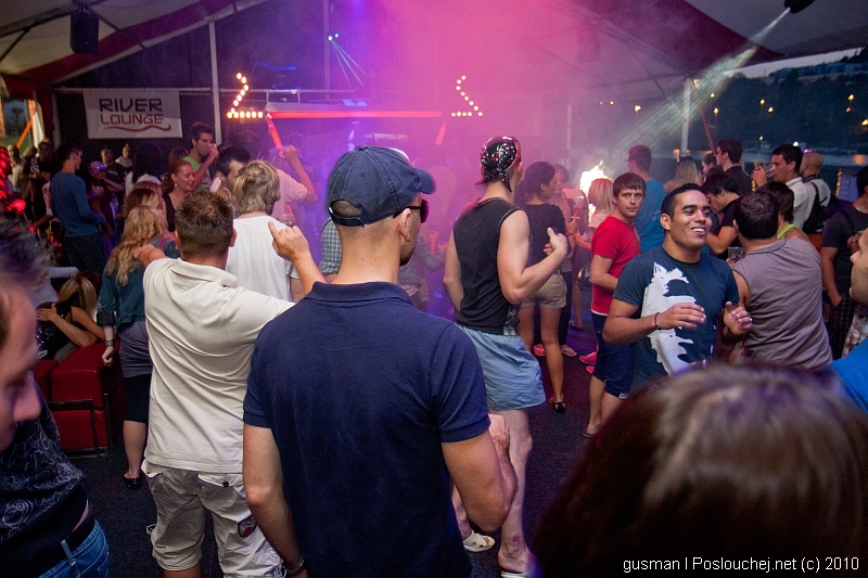 RIVER LOUNGE OPENING PARTY  - Sobota 31. 7. 2010