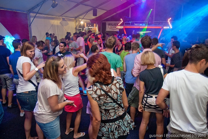 RIVER LOUNGE OPENING PARTY  - Sobota 31. 7. 2010