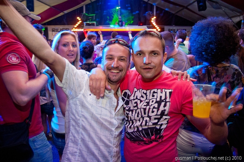 RIVER LOUNGE OPENING PARTY  - Sobota 31. 7. 2010