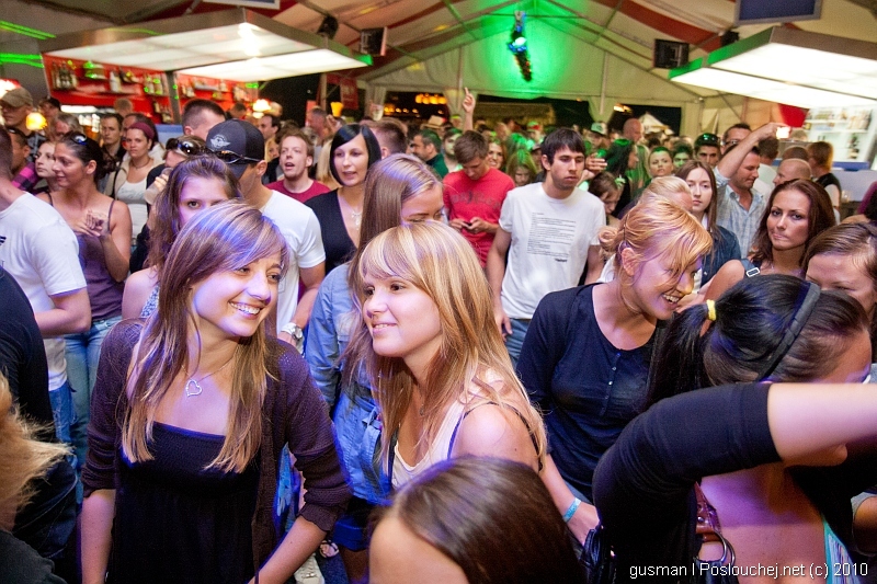 RIVER LOUNGE OPENING PARTY  - Sobota 31. 7. 2010