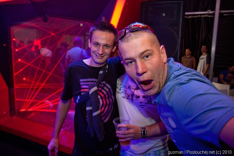RIVER LOUNGE OPENING PARTY  - Sobota 31. 7. 2010