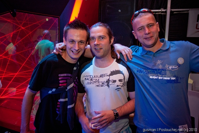 RIVER LOUNGE OPENING PARTY  - Sobota 31. 7. 2010