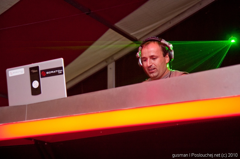 RIVER LOUNGE OPENING PARTY  - Sobota 31. 7. 2010