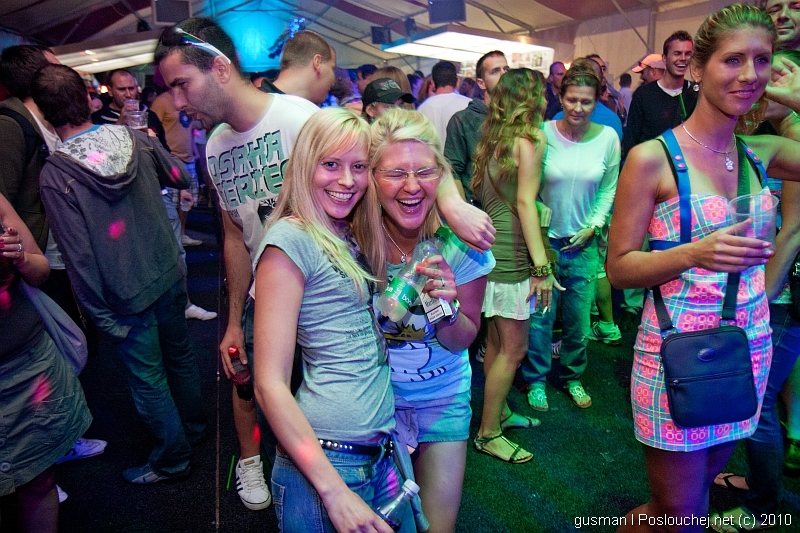 RIVER LOUNGE OPENING PARTY  - Sobota 31. 7. 2010
