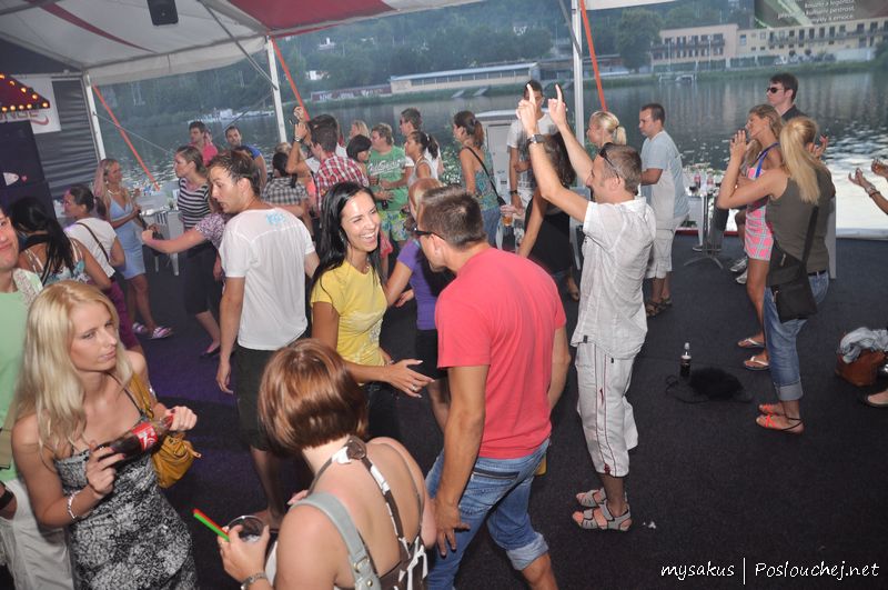 RIVER LOUNGE OPENING PARTY  - Sobota 31. 7. 2010
