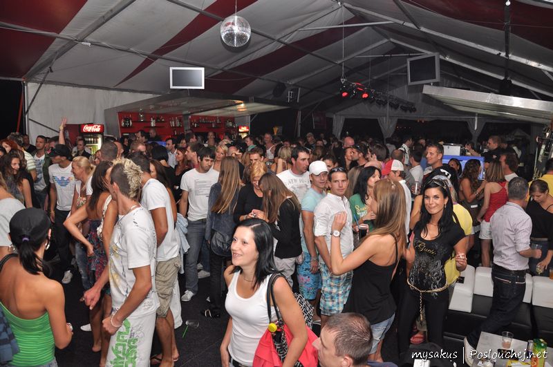 RIVER LOUNGE OPENING PARTY  - Sobota 31. 7. 2010
