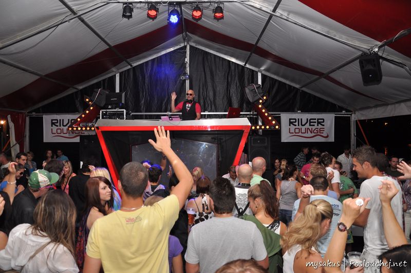 RIVER LOUNGE OPENING PARTY  - Sobota 31. 7. 2010