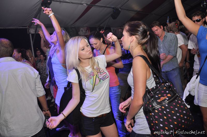 RIVER LOUNGE OPENING PARTY  - Sobota 31. 7. 2010