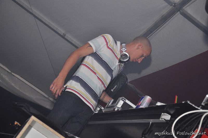 RIVER LOUNGE OPENING PARTY  - Sobota 31. 7. 2010