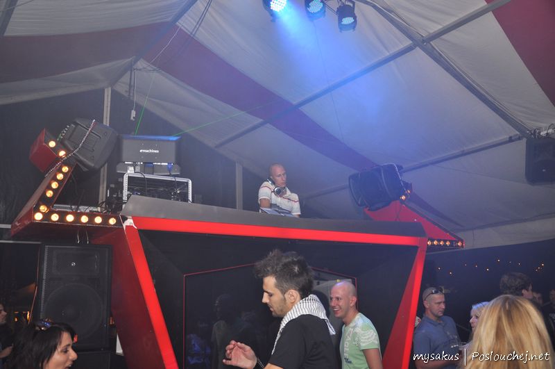 RIVER LOUNGE OPENING PARTY  - Sobota 31. 7. 2010