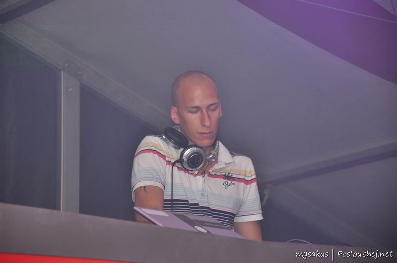 RIVER LOUNGE OPENING PARTY  - Sobota 31. 7. 2010