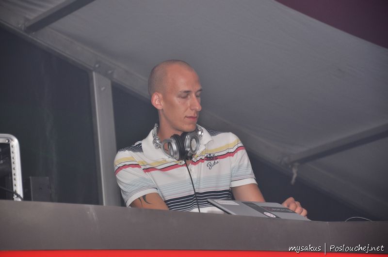 RIVER LOUNGE OPENING PARTY  - Sobota 31. 7. 2010