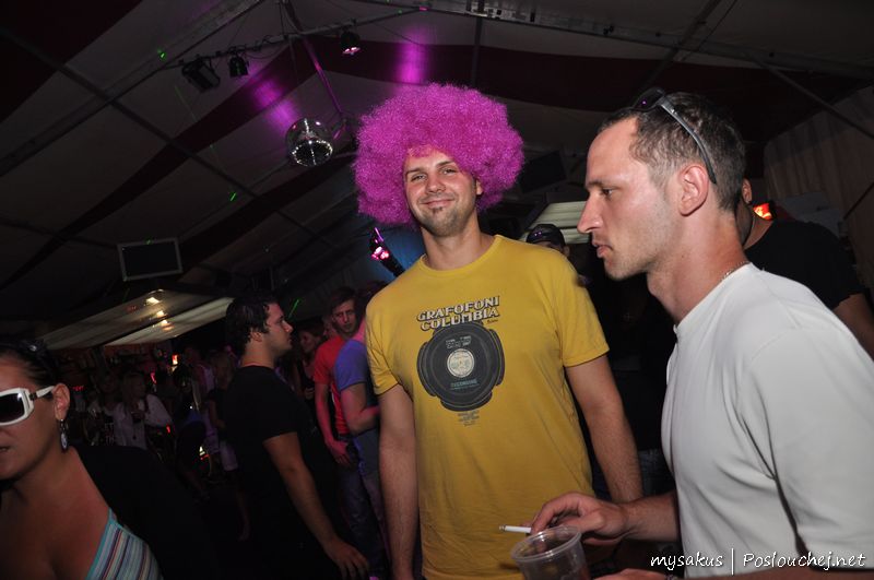 RIVER LOUNGE OPENING PARTY  - Sobota 31. 7. 2010