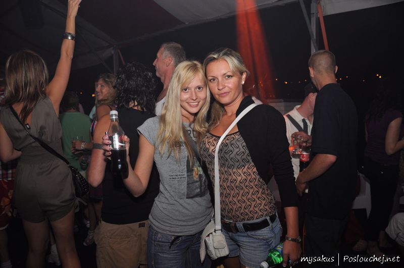 RIVER LOUNGE OPENING PARTY  - Sobota 31. 7. 2010