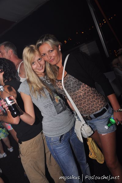 RIVER LOUNGE OPENING PARTY  - Sobota 31. 7. 2010