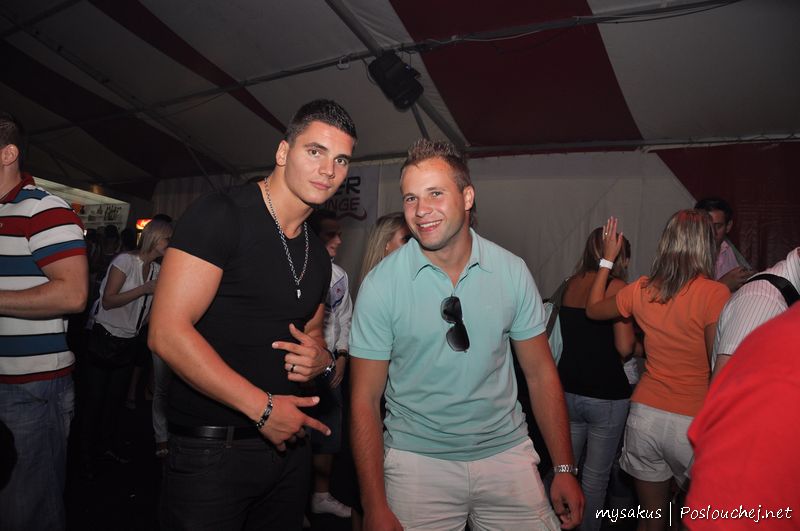 RIVER LOUNGE OPENING PARTY  - Sobota 31. 7. 2010