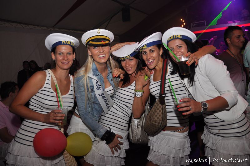 RIVER LOUNGE OPENING PARTY  - Sobota 31. 7. 2010