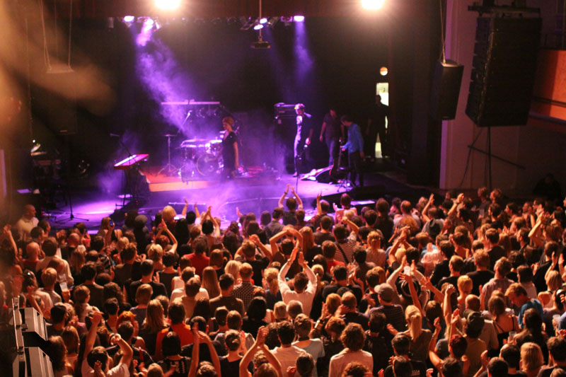 koncert: NOUVELLE VAGUE  - Úterý 14. 9. 2010