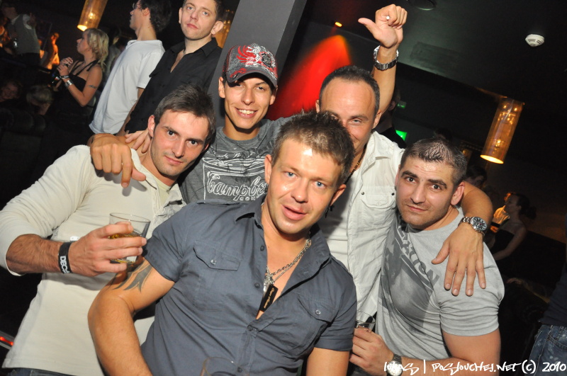 DECADANCE BLACK & WHITE  - Pátek 15. 10. 2010