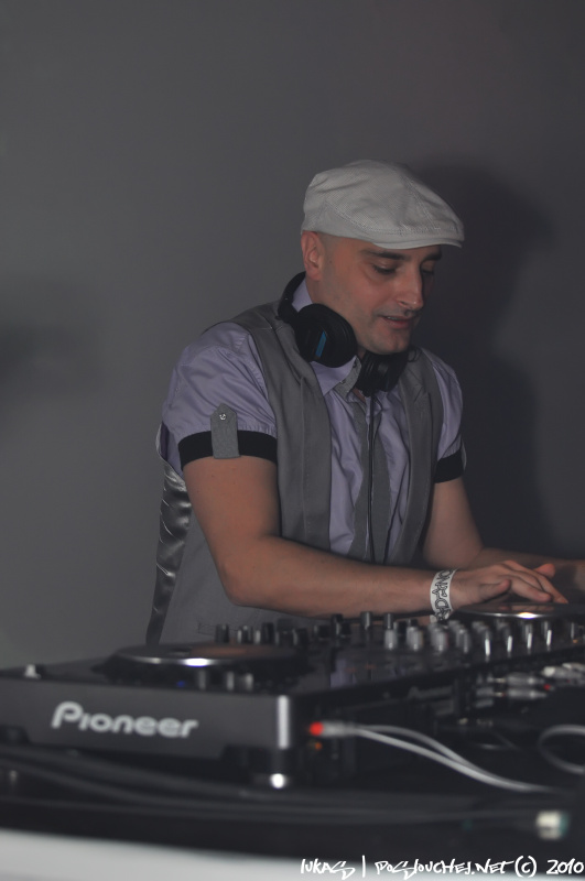 MICHAEL BURIAN IN HEAVEN - Pátek 19. 11. 2010