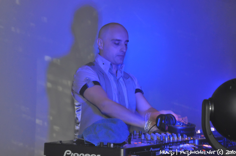 MICHAEL BURIAN IN HEAVEN - Pátek 19. 11. 2010