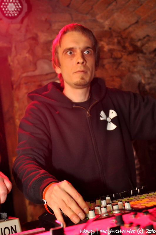 LE KUNT D'ARC - Pátek 10. 12. 2010