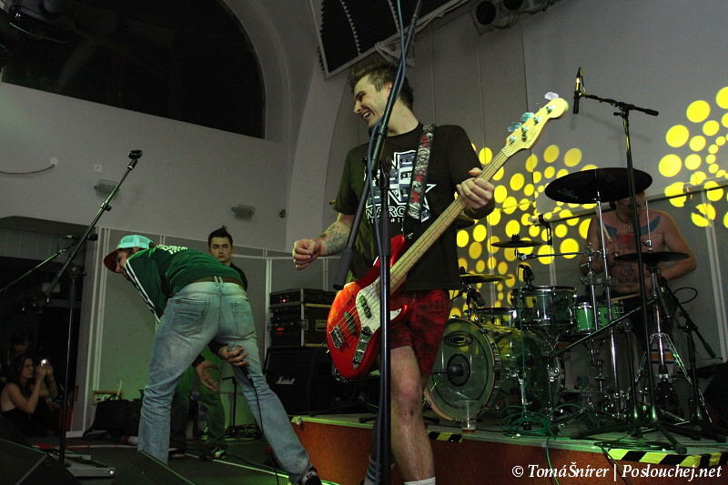 koncert: RYBIČKY 48, UDG, MANDRAGE - Pátek 15. 10. 2010