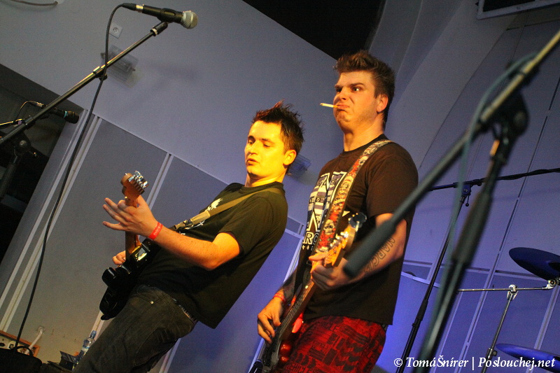 koncert: RYBIČKY 48, UDG, MANDRAGE - Pátek 15. 10. 2010