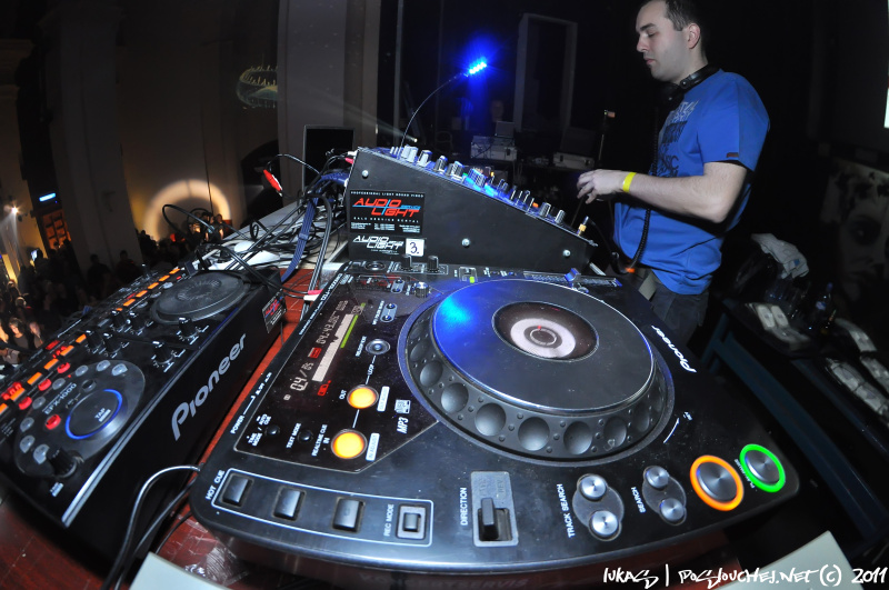 BELIEVE WITH SILICONE SOUL - Pátek 4. 2. 2011