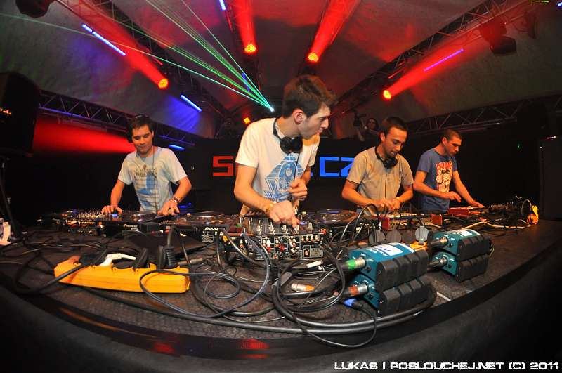 LET IT ROLL - Pátek 25. 2. 2011
