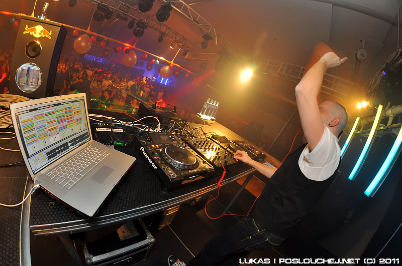 SPACE FLASH  - Sobota 26. 2. 2011