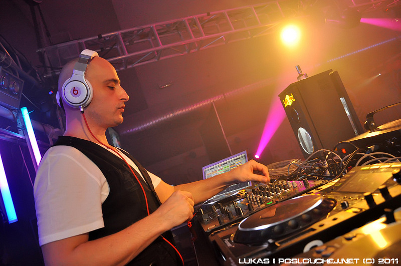 SPACE FLASH  - Sobota 26. 2. 2011