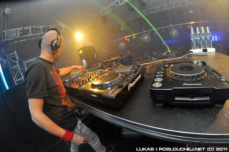 SPACE FLASH  - Sobota 26. 2. 2011