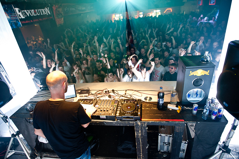 ELEKTRA - Pátek 15. 4. 2011