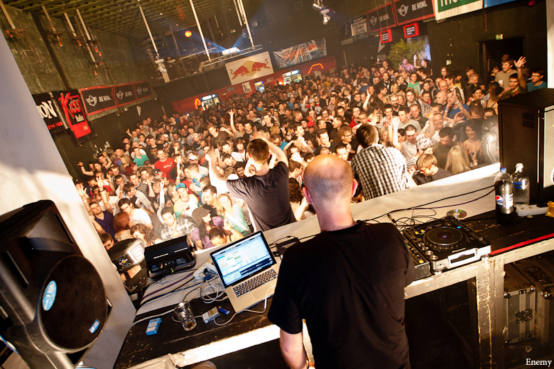 ELEKTRA - Pátek 15. 4. 2011