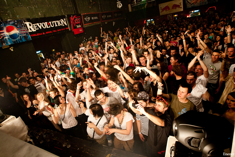 ELEKTRA - Pátek 15. 4. 2011