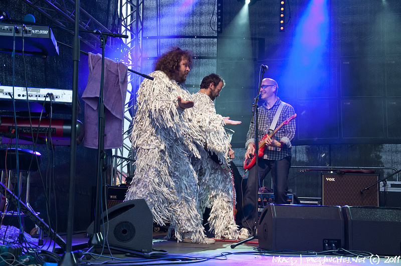 koncert: MONKEY BUSINESS - Čtvrtek 26. 5. 2011