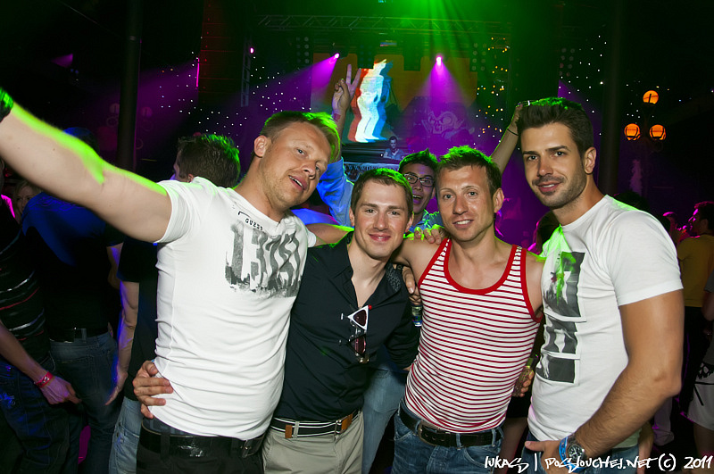 DECADANCE CABARET   - Pátek 10. 6. 2011