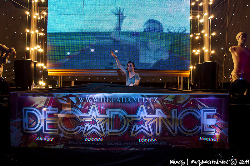 DECADANCE CABARET   - Pátek 10. 6. 2011