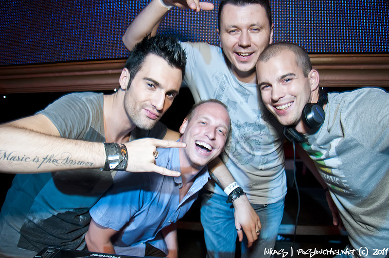 DECADANCE CABARET   - Pátek 10. 6. 2011