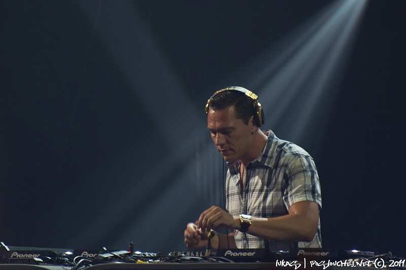 TIËSTO - Pátek 17. 6. 2011